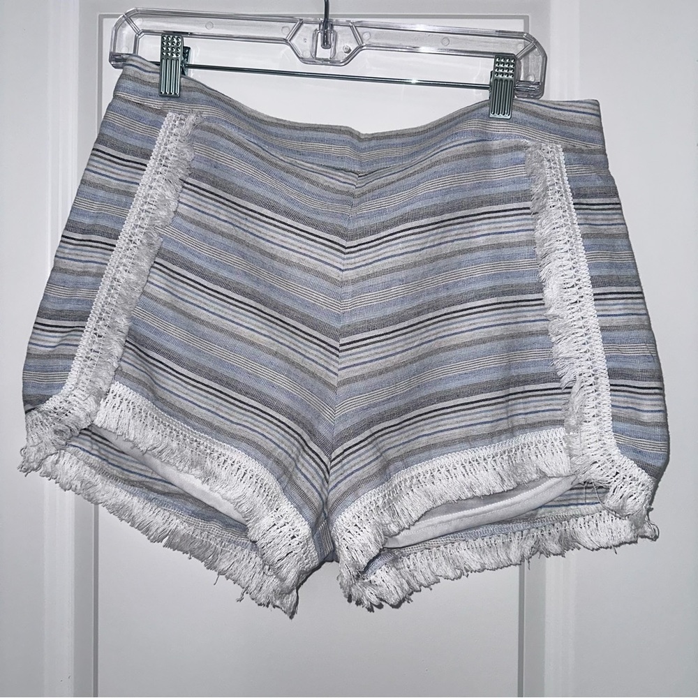 Lulus Shorts L
